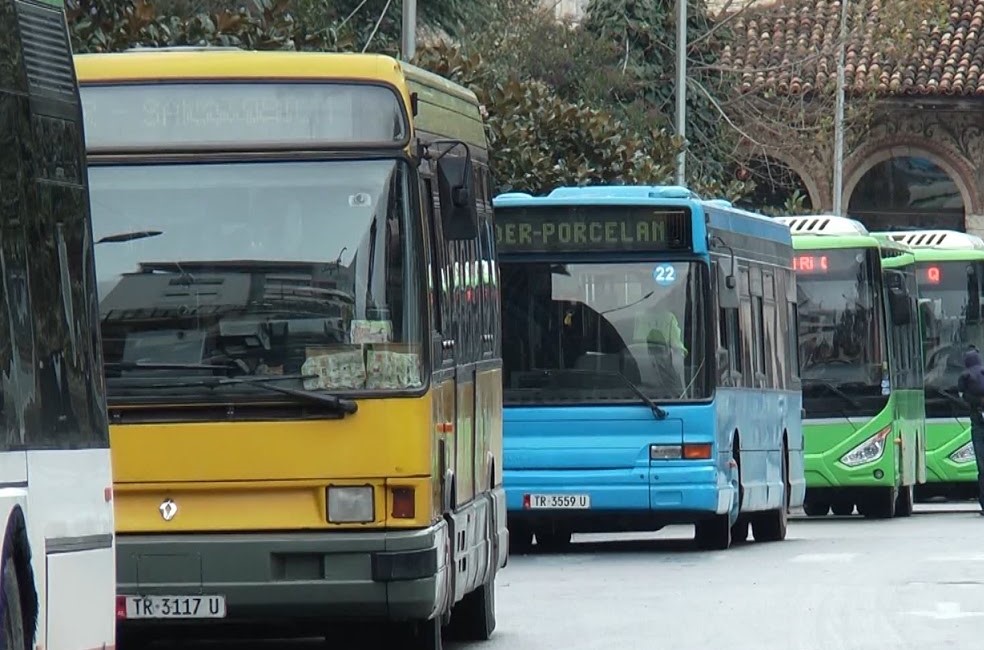 Ndryshojne licencimet per transportin: Zbardhet udhezimi i ri per kompanite